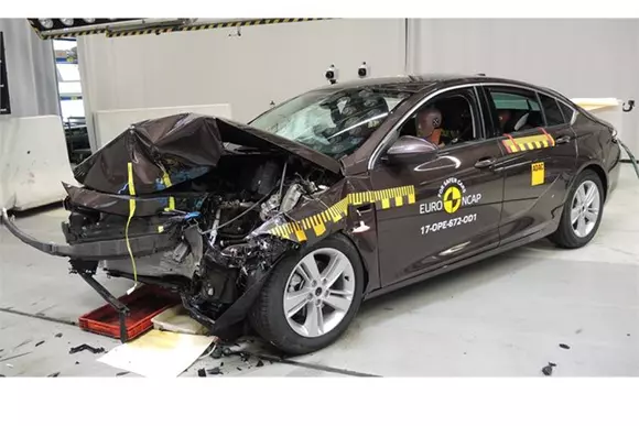 EuroNCAP: De la cinci stele pentru Opel Insignia la trei stele pentru Ford Mustang