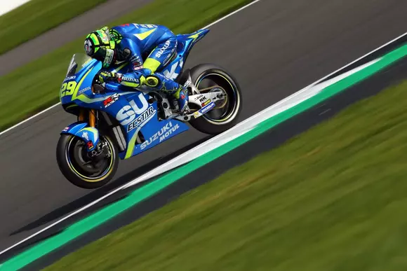 Un pilot din Moto GP s-a dezlănţuit când şi-a văzut iubita goală pe Instagram