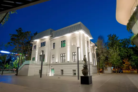 IQOS deschide QREATOR, noul hot spot pe harta creativă a Bucureştiului