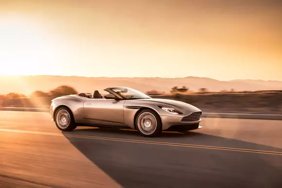 Aston Martin DB11 Volante te va face să visezi la vară