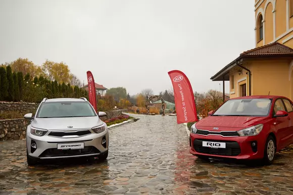Kia Stonic şi Kia Rio au fost lansate pe piaţa din România