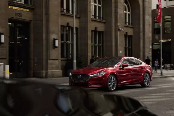Mazda 6: dotări în premieră şi o motorizare aşteptată de fanii propulsoarelor turbo