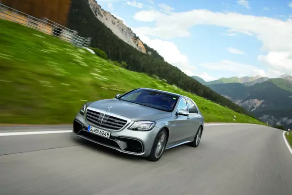 Facelift pentru Clasa S: cel mai avansat Mercedes-Benz