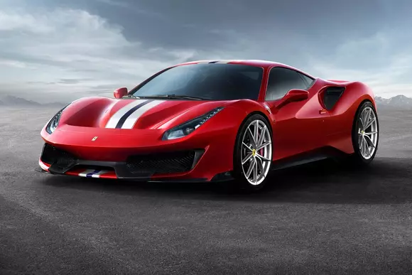 Noul Ferrari 488 Pista are cel mai puternic V8 fabricat la Maranello