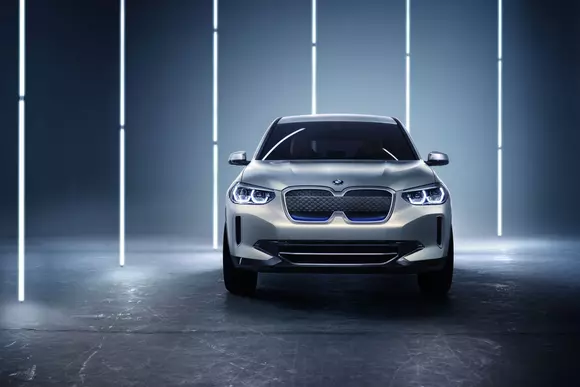 BMW iX3 Concept a fost prezentat în premieră la Salonul Auto de la Beijing