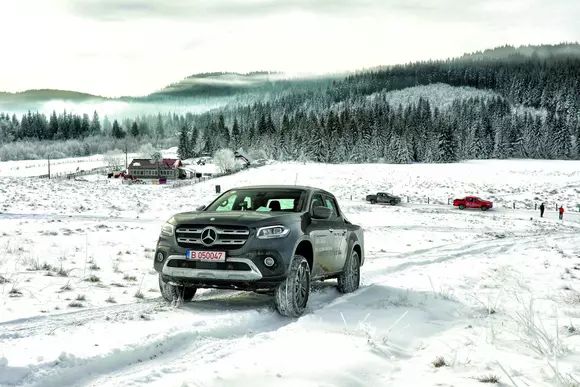 Mercedes-Benz X 250 d 4Matic:  Aventurier în haine de gală