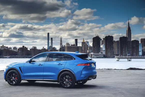Jaguar F-Pace SVR: pentru cei care vor mai mult
