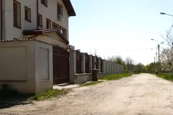 Câte străzi de pământ mai există în București