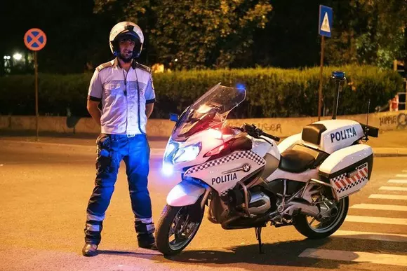 Ai voie să ceri unui poliţist ordinul de serviciu? Ce răspund autorităţile