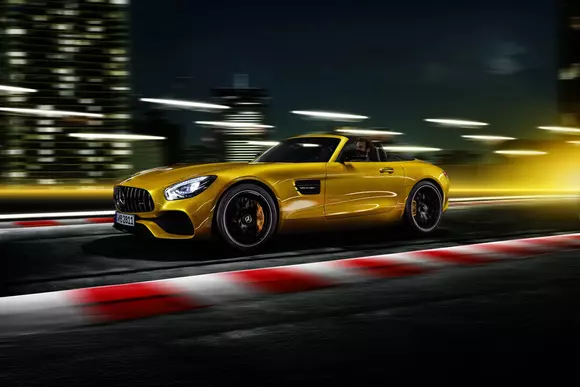 Life is like a box of chocolates: să ne bucurăm de noul Mercedes-AMG GT S Roadster