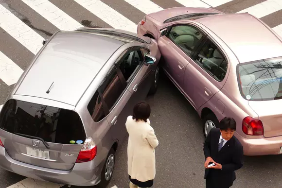 Ai accident și rămâi fără mașină? Iată ce obligație va avea asiguratorul