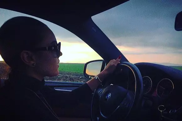 Fiica lui Adrian Minune iubeşte mașinile de lux. Iată ce bolid a primit cadou