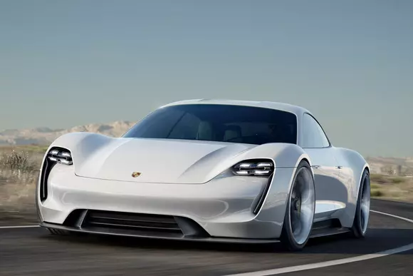 Conceptul Porsche Mission E intră în producţie. Modelul de serie se numeşte Taycan