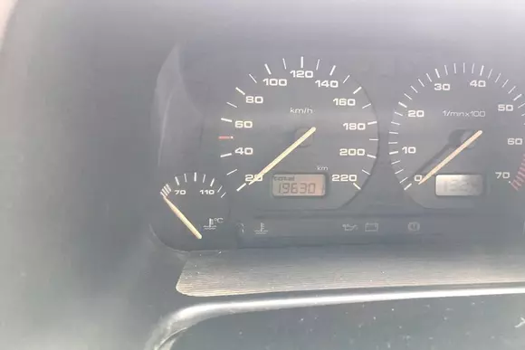 Mașina scoasă la vânzare de ANAF la prețul unui telefon mobil