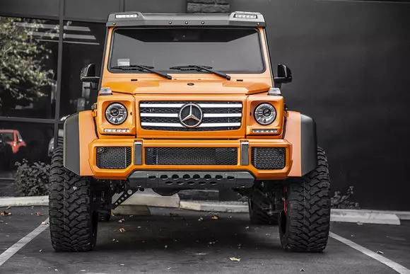 Mercedes-Benz G500 4×4² personalizat pe gustul unei vedete americane