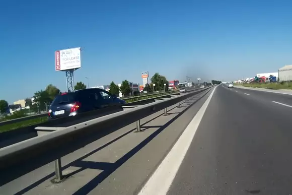 VIDEO: Încă un șofer surprins pe contrasens pe autostradă în România