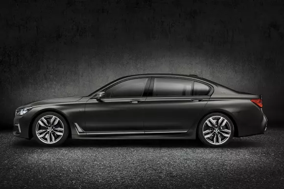 Fiul lui Dragnea a făcut un leasing pentru o nouă mașină de lux