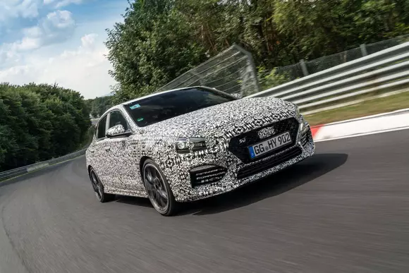 Hyundai i30 Fastback N debutează la Salonul Auto de la Paris