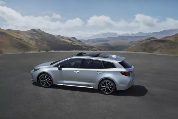 Toyota Corolla Touring Sports: Noul break compact al niponilor