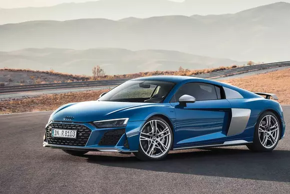 Audi R8 V10 primește un facelift cu performanțe îmbunătățite