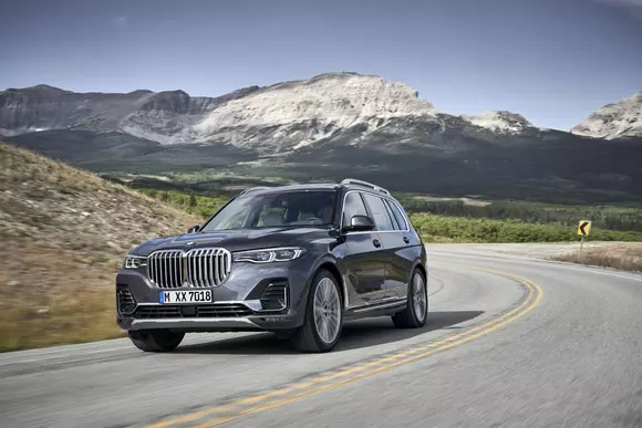 BMW X7 a debutat: Iată tot ce trebuie să știi despre el!