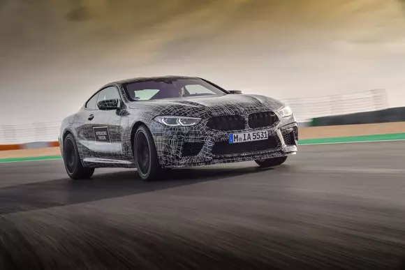 BMW M8: Iată primele imagini oficiale ale prototipului!
