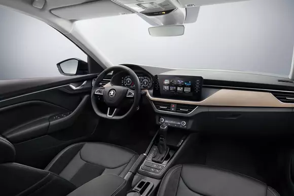 Skoda Scala își arată interiorul - curat cu linii simple