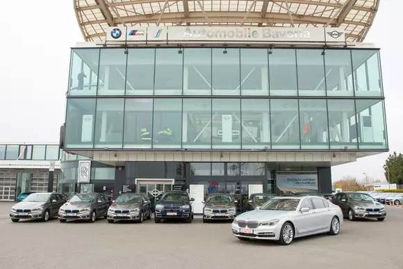 Cea mai mare flotă de mașini BMW hibride plug-in livrată în România