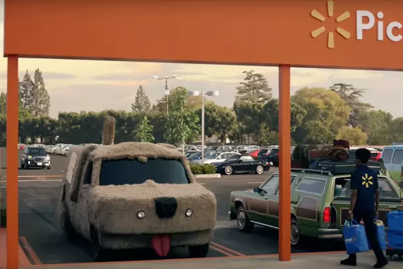 Cele mai faimoase mașini din cultura populară își fac loc într-un spot publicitar