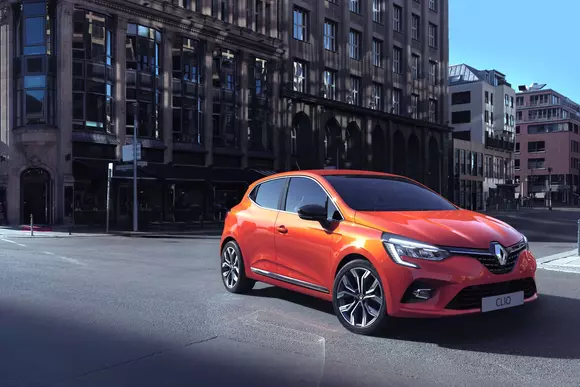 Noul Clio se prezintă oficial – Partea 2: exteriorul