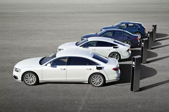 Audi prezintă patru noi modele hibride plug-in: Q5, A6, A7 și A8