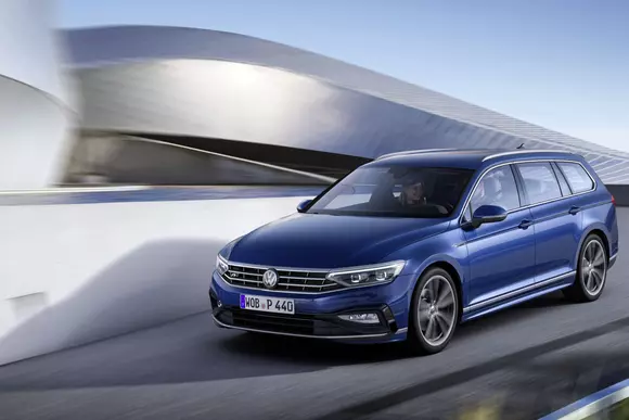 Noul Volkswagen Passat vine cu un design îmbunătățit și cu mai multă tehnologie