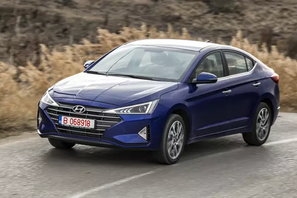 Hyundai Elantra, o propunere greu de refuzat în segmentul compact