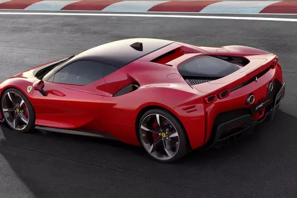 Ferrari SF90 Stradale - 1000 CP şi 2,5 secunde de la o la 100 km/h
