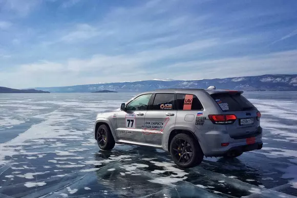 Jeep Grand Cherokee Trackhawk devine cel mai rapid SUV pe gheață