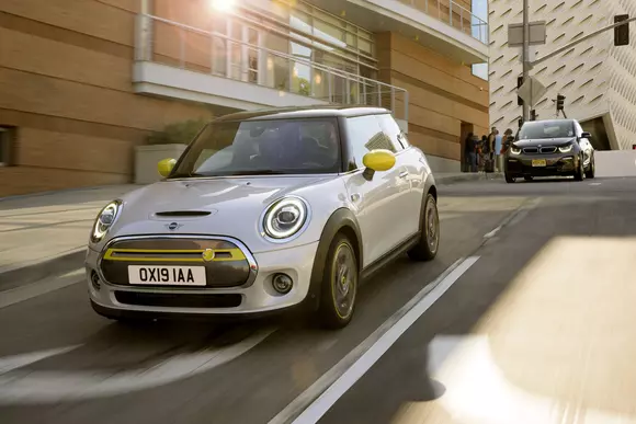 Noul MINI Cooper SE - primul model electric din istoria mărcii britanice