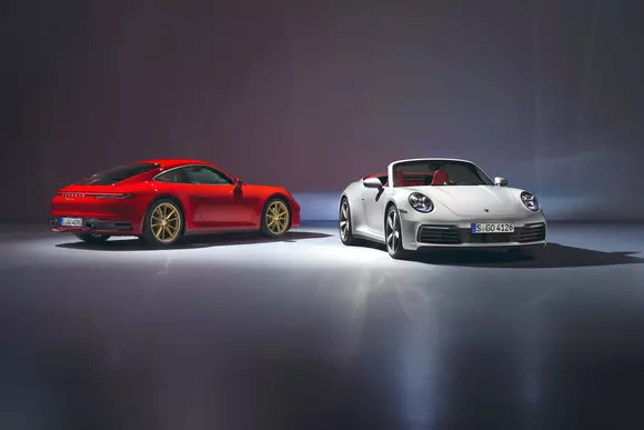 Porsche 911 Carrera Coupe și Cabriolet – entry-level pentru cei înstăriți