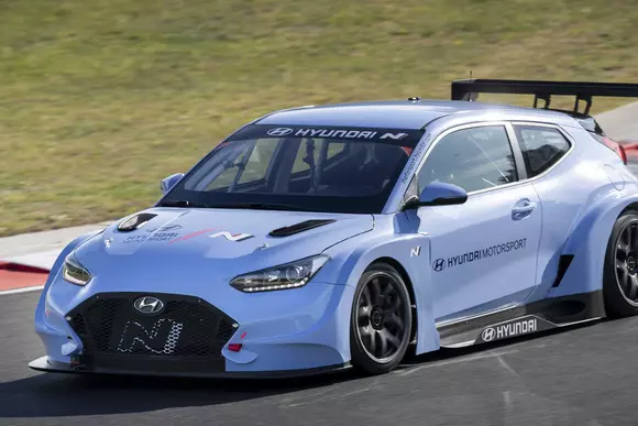 Hyundai Veloster N ETCR, primele teste pe circuit pentru electrica de competiție (Video)
