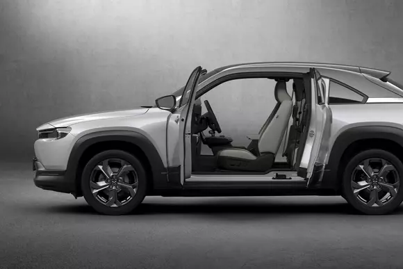 Mazda MX-30: toate informaţiile despre noul SUV citadin electric