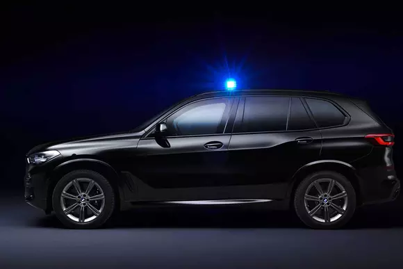 Acesta este cel mai sigur BMW X5 din gama actuală!