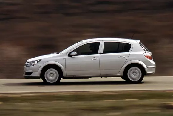 (P) Opel Astra H: Ce o face să fie atât de populară?