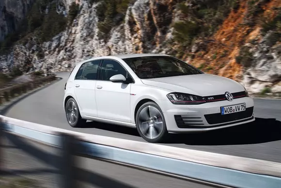 VW Golf GTI 2.0 TSI: Maximă bucurie, minim deranj