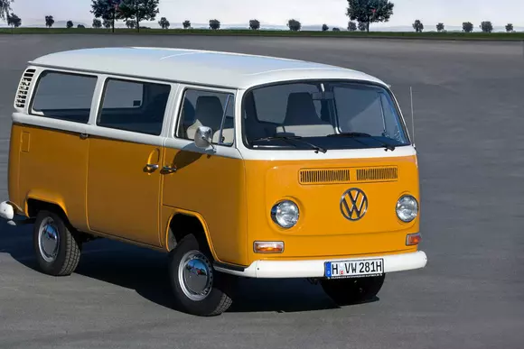 Trece timpul! Anul acesta se împlinesc 70 de ani de la debutul lui Volkswagen T1.