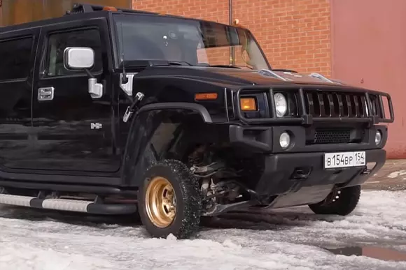 Hummer H2 cu jante de Lada? De ce nu!