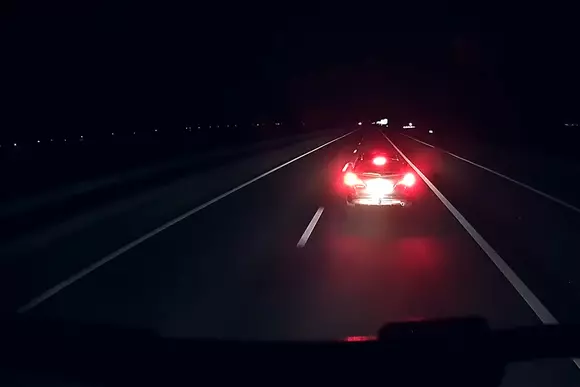 Ce se poate întâmpla dacă frânezi în fața unui camion?