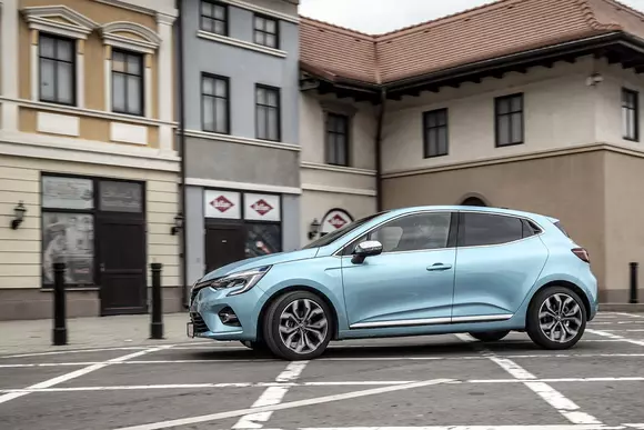 Renault Clio 1.5 dCi Intens: Modernizarea rețetei clasice