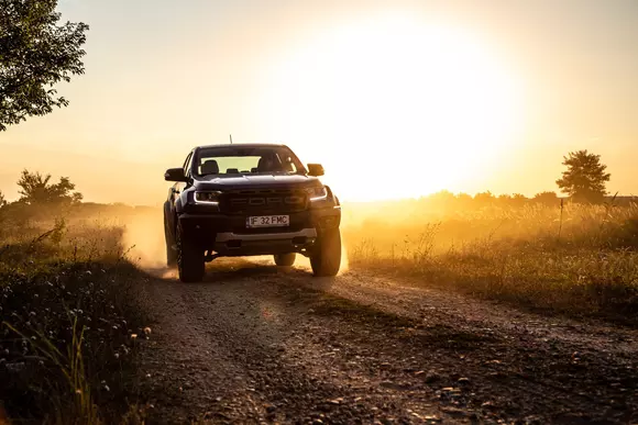 Ford Ranger Raptor: Din spatele blocului până în deșert