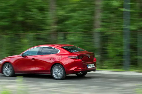 Mazda 3 Skyactiv-G150: Inima mult așteptată