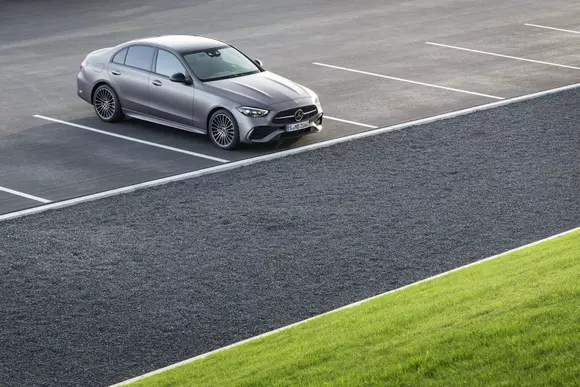 Faceți cunoștință cu noul Mercedes-Benz Clasa C