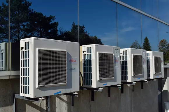 (P) Fii cu un pas înaintea verii și cumpără aparate de aer condiționat!